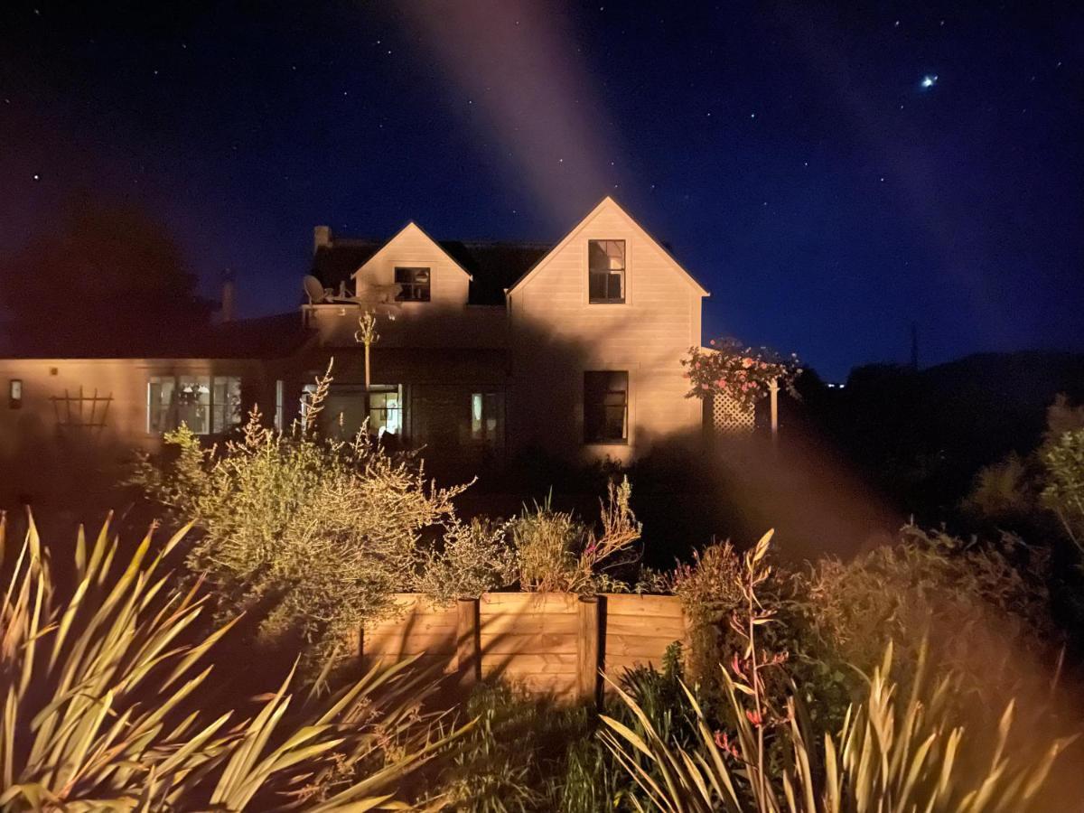 Ashley Villa Bnb ทาคาคา ภายนอก รูปภาพ